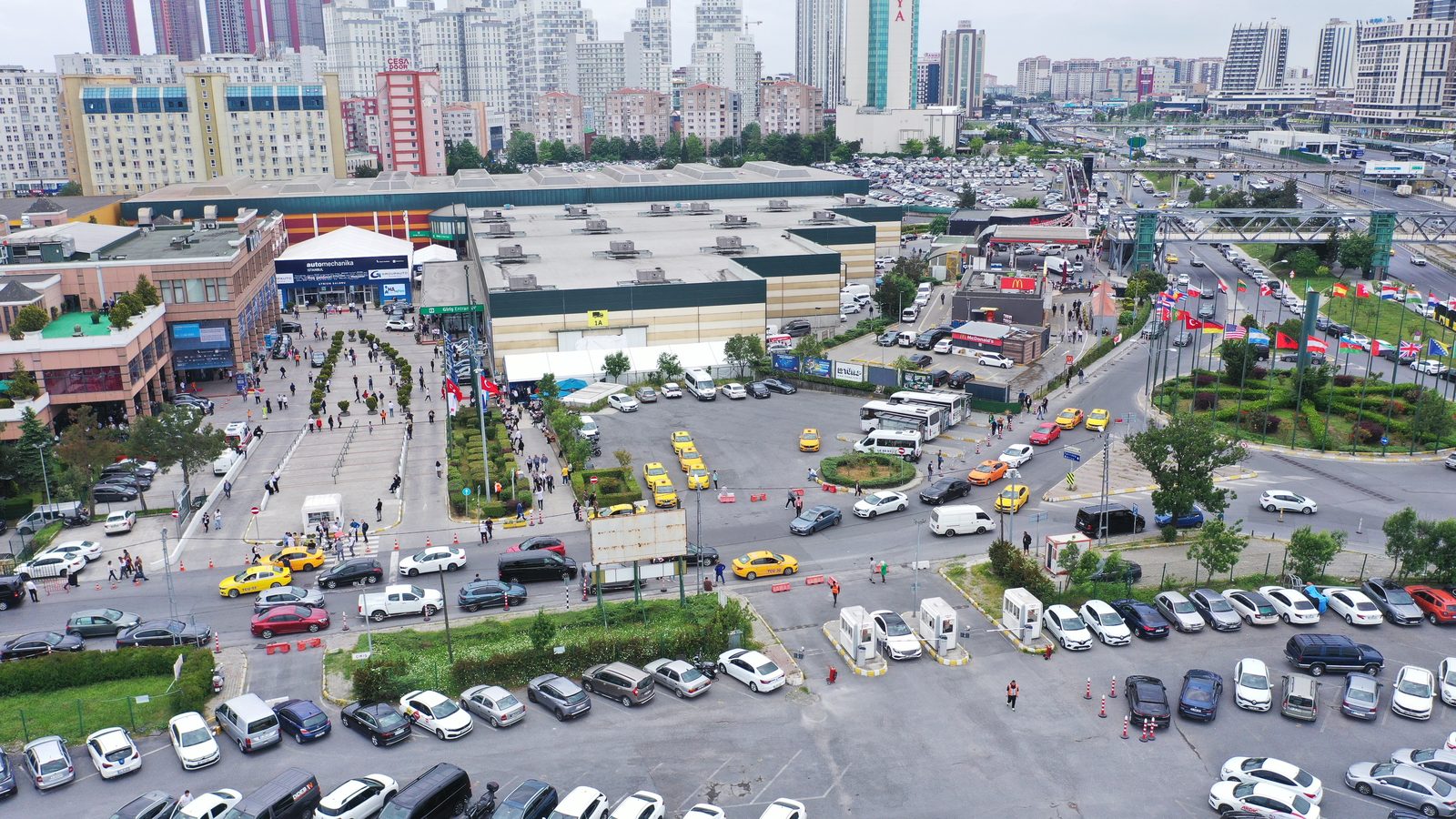 土耳其与东欧买家深入采购洽谈 - 中国展商与跨欧亚分销网络决策人研讨批量订单及本地保税仓配送。