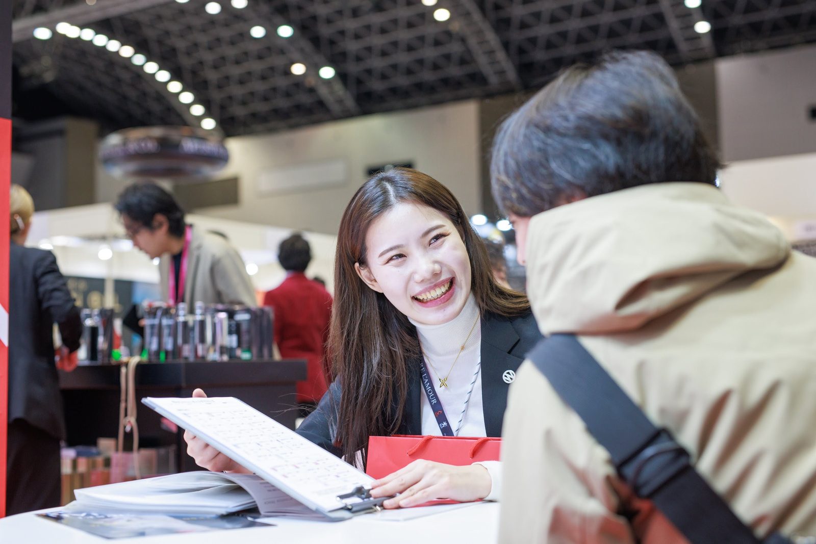 日本顶尖发型设计大师公开剪烫技术研习会 - 汇聚东京银座及表参道专业发型大师，现场演绎最新日系剪烫造型。