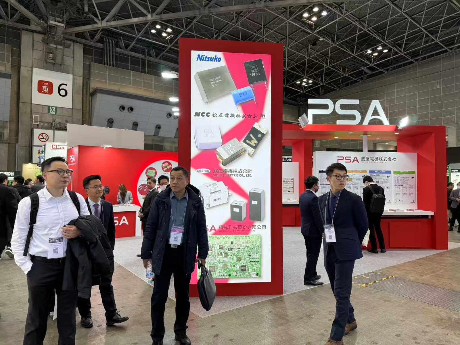 中展华港德国展团服务中心 - 凭借与慕尼黑博览集团数十载紧密合作，为展商安排优良展位通道。